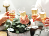 Artikelen: Een lepel om cava te redden? De wetenschap achter deze sprankelende mythe