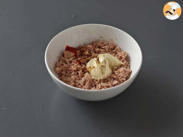Tonijn onigiri, het kleine Japanse driehoekige rijstbroodje - おにぎり - Voorbereiding stap 5