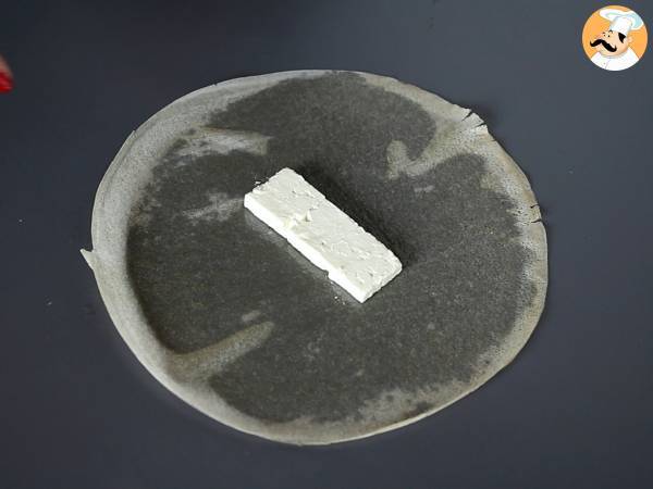 Feta Saganaki, het Griekse recept voor chips met feta en honing - Voorbereiding stap 2